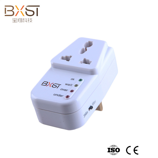 Protecteur de tension BXST avec socket universel V003-UK