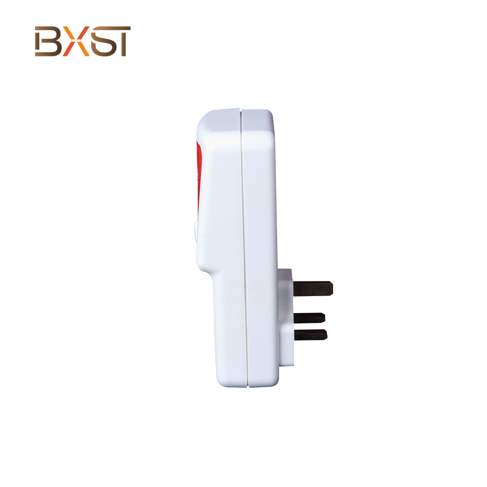 BXST TV Guard UK Branche Protecteur de tension automatique avec USB V187-D-USB