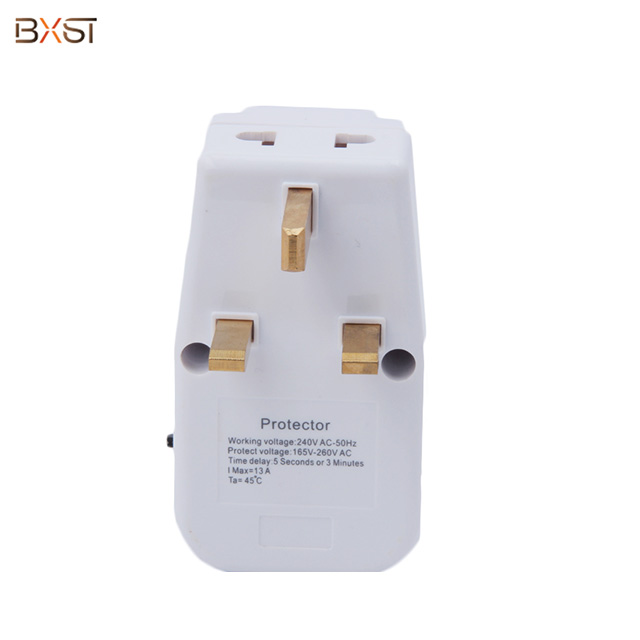 Protecteur de tension BXST avec socket universel V003-UK